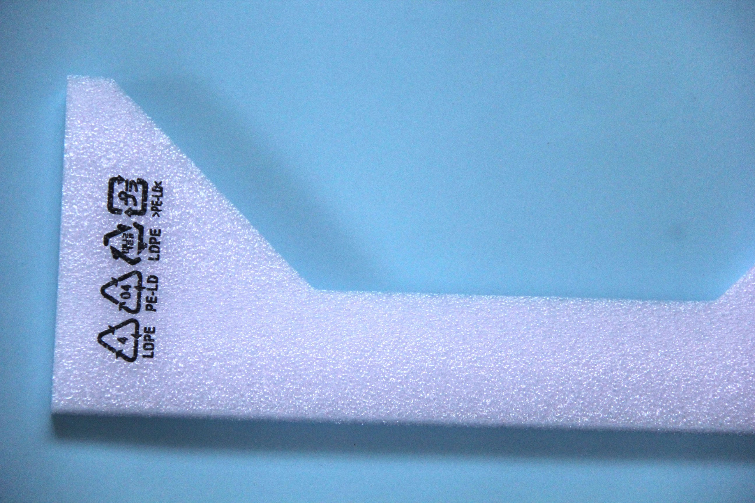 為什么越來越多的企業(yè)開始使用珍珠棉內(nèi)襯？